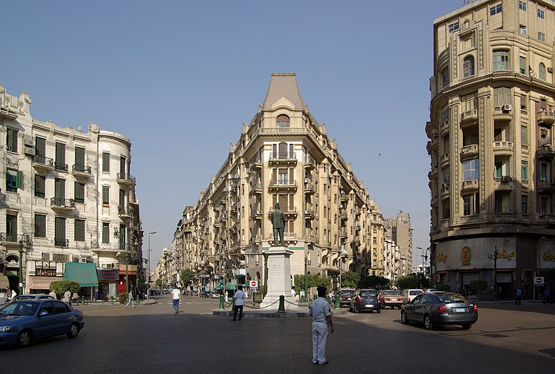 File:Kairo Midan Talaat Harb BW 2.jpg