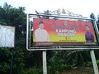 Papan tanda Kampung Bandar yang dipasang oleh Kerajaan Negeri Selangor.