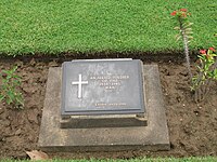 Kanchanaburi War Cemetery Gravestone.jpg