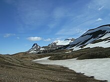 Vue du Loðmundur (à gauche), du Snækollur (au centre à gauche) et du Fannborg (au centre à droite) depuis les pentes Nord-Ouest des Kerlingarfjöll.