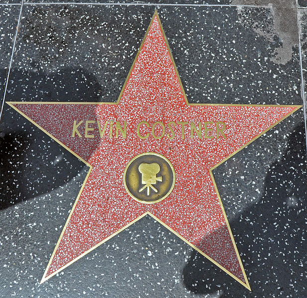File:Kevin Costner - Stella nella Walk of Fame - Hollywood - USA - agosto 2011.jpg