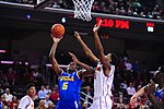 Miniatuur voor Bestand:Kevon Looney against USC.jpg