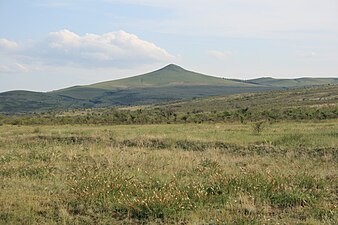 Mount Kharaty er et naturmonument nær landsbyen Zarubino