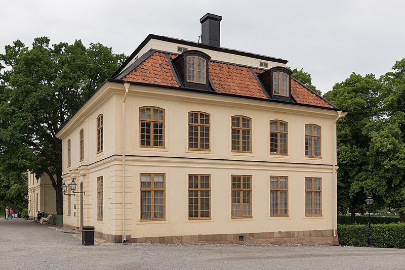 File:Kyrkpaviljongen June 2013.jpg