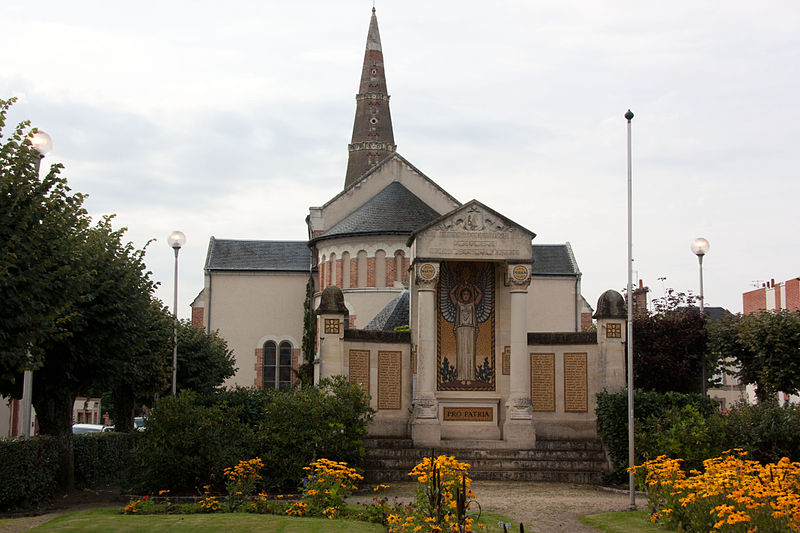 File:Lamotte-Beuvron-Eglise eIMG 0468.JPG