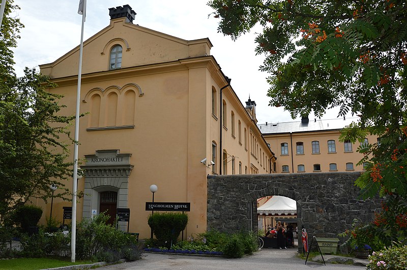 File:Langholmen Hotel.jpg