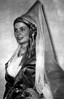 Recreated costume of a Lebanese princess from the nineteenth century, including a tantur Lebprincess.jpg