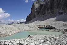 Scree-covered glacier, Lech dl Dragon, Italy Lech dl Dragon bis.JPG