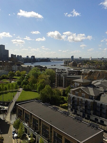 Limehouse Reach seen from above Limehouse Marina, with Ropemakers' Fields in the foreground.