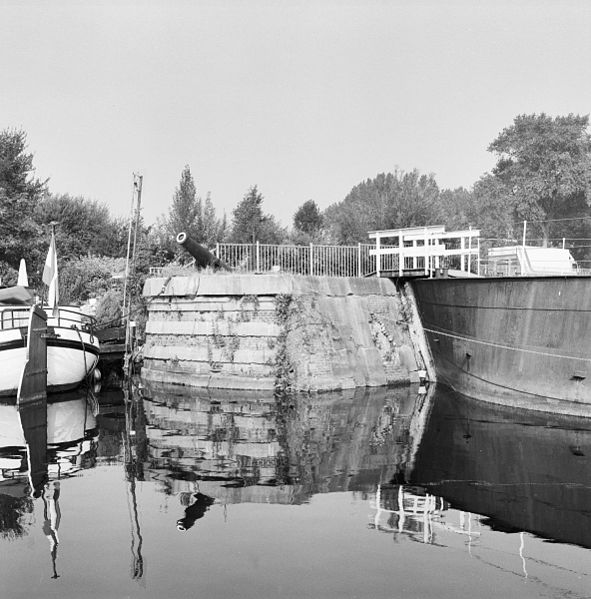 File:Linker dokhoofd - Hellevoetsluis - 20337317 - RCE.jpg