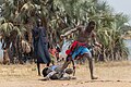 Lucha entre clanes de la tribu Mundari, Terekeka, Sudán del Sur, 2024-01-29, DD 209