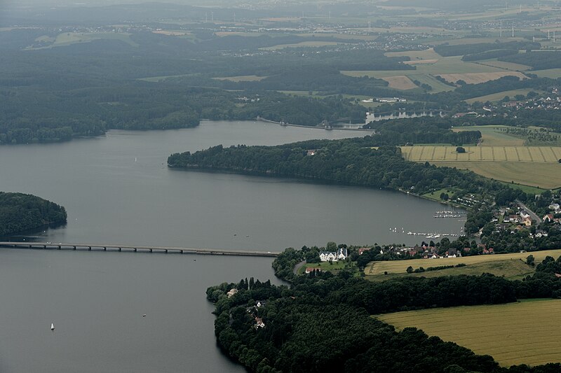 File:Möhnesee Delecker Brücke FFSN-2565.jpg