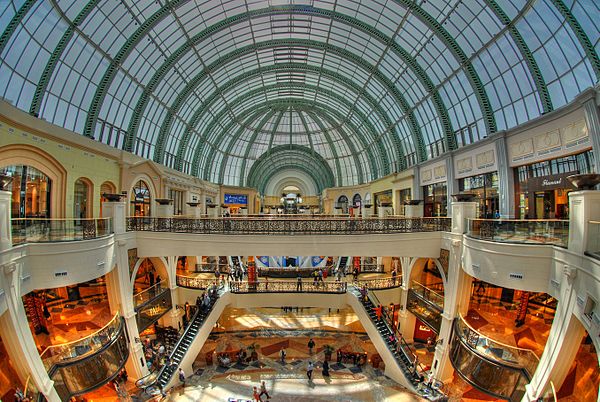 Большие тц в центре. Торговый центр Mall of the Emirates. Mall of the Emirates в Дубае. Дубай торговый центр Mall of the Emirates магазины. Торговый центр Дубай Молл.