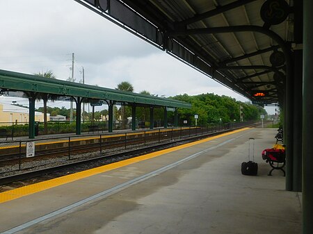 Mangonia Park Station