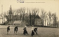 Maraîchers au travail près de la chapelle de Kersaint au début du XXe siècle.