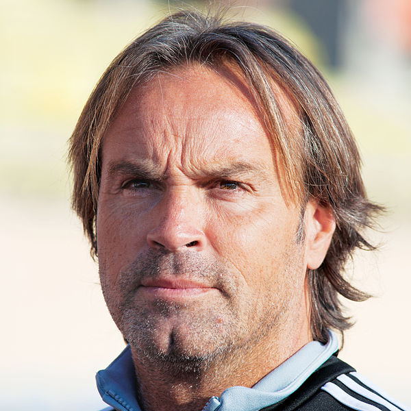 File:Martin Rueda - Lausanne Sport vs. FC Thun - 22.10 kombi.jpg