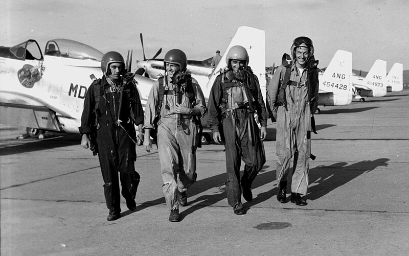 File:Maryland ANG Guardian Angels aerobatic team 1952.jpg