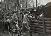 Кулеметний відділ в лісі на позиції. 1916 р.