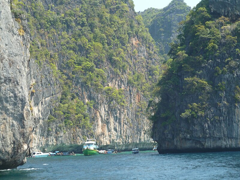 File:Maya Bay P1120639.JPG