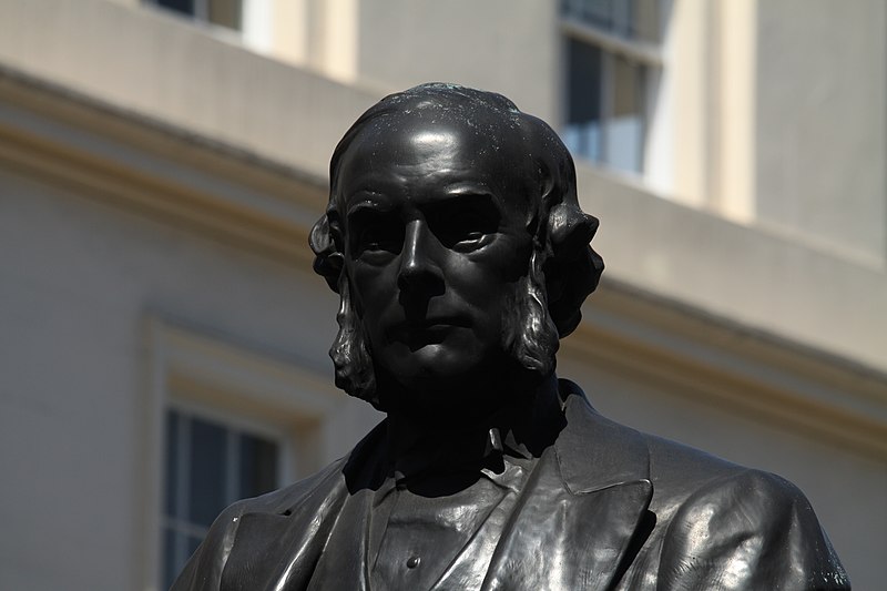 File:Memorial to Joseph Lister, 1st Baron Lister on Portland Place (A4201) in London, June 2013 (5).jpg