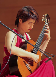 Meng Su in concert in China . 2014 (cropped).PNG