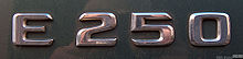 Mercedes E 250 Schriftzug.jpg