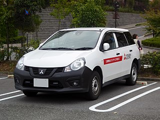 ファイル:Mitsubishi LANCER CARGO 15M (DBF-CVY12) front.jpg - Wikipedia