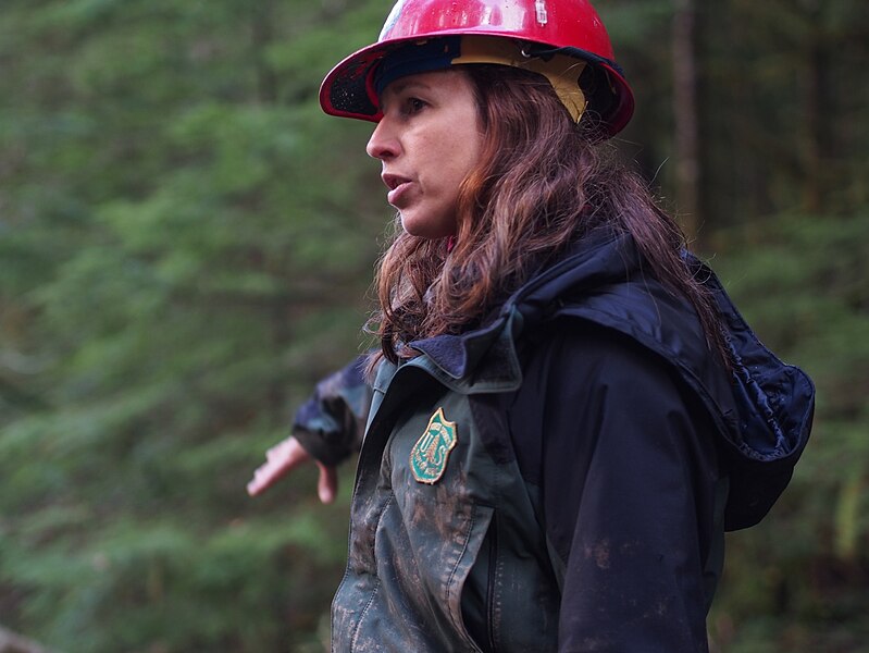 File:Mt. Hood NF Employee Supervises Stream Restoration, Mt Hood National Forest (23159441130).jpg