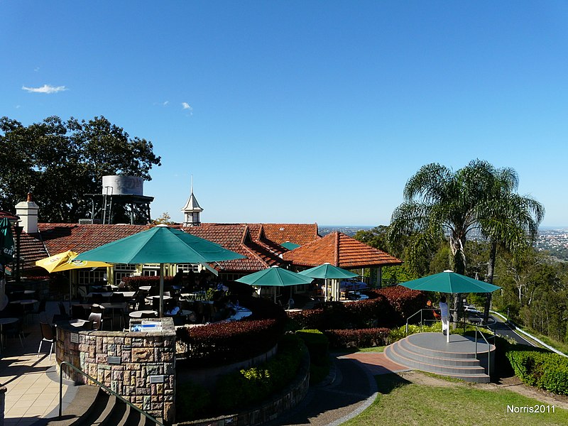 File:Mt Coot-Tha. Summit Restaurant. - panoramio.jpg