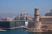 Mucem et Cathédrale Sainte-Marie-Majeure de Marseille.jpg
