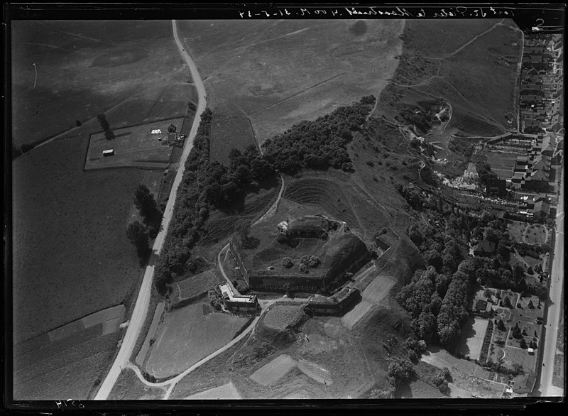 File:NIMH - 2011 - 1092 - Aerial photograph of Fort Sint Pieter, The Netherlands - 1920 - 1940.jpg