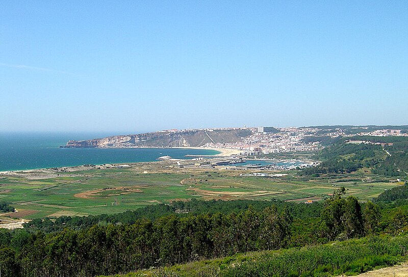 File:Nazaré - Portugal (2103397694).jpg