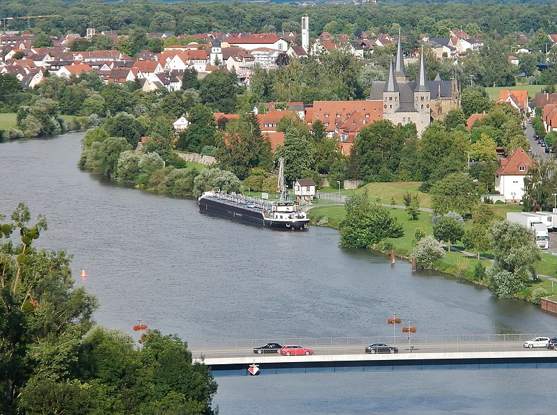 File:Neckar mit Ritterstiftskirche Sankt Peter - panoramio.jpg