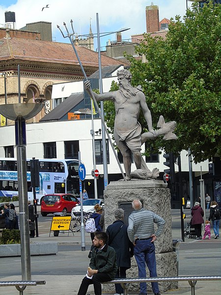 File:Neptune Statue.001 - Bristol.jpg