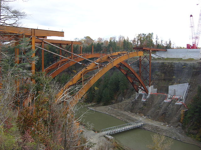 2008 photo of the twin arch bridges that carry the Southern Expressway over Cattaraugus Creek. Both were still under construction at this time.