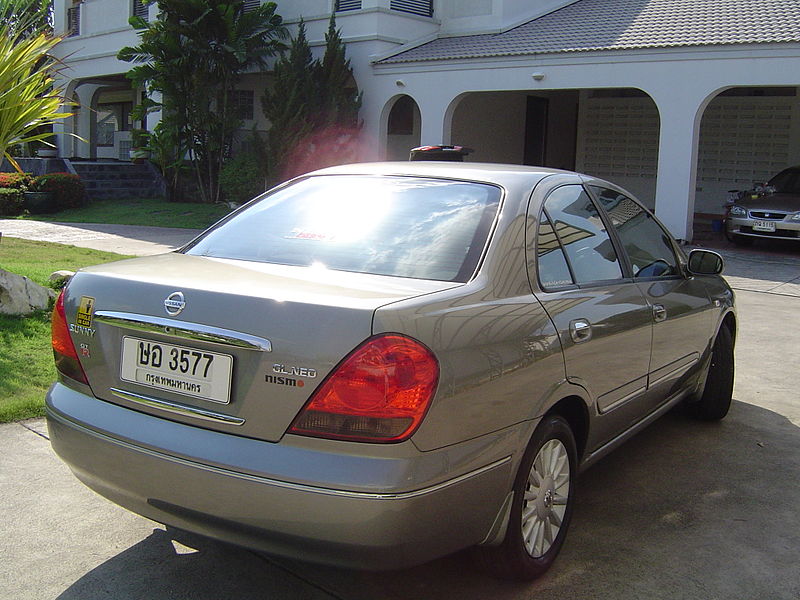 800px-Nissan_Sunny_NEO_tail.JPG