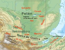El norte de Guatemala está conformado de una planicie de tierras bajas que se estira desde el pie de la sierra de los Cuchumatanes extendiéndose en un arco hacia el sur. Al este de las montañas se encuentra gran lago de Izabal en de las tierras bajas, al este con una salida en la Bahía de Amatique que se abre hacia el golfo de Honduras. Inmediatamente al norte de las montañas se encuentra la selva Lacandona, con el Petén hacia el noreste. Ystapalapán fue un asentamiento en los Cuchumatanes occidentales, en el territorio de los chuj. Cobán se sitiaba en territorio quekchí, en el piemonte a medio camino entre Ystapalapán en el oeste y el lago de Izabal en el este. Xocolo se encontraba en el extremo noreste del lago de Izabal, donde fluye hacia el mar. Nito, también conocido como Amatique, se situaba en la costa, en la embocadura del río que fluye del lago en la Bahía de Amatique. El área al sur del lago era parte del territorio toquegua. Los manche ocupaban las tierras al noroeste del lago, con los acala al oeste, entre los manche y los chuj. Los lacandones se encontraban hacia el noroeste de los acala, en la frontera con México. El lago Petén itzá esta en el centro de Petén, al norte. Era donde se situaba Nojpetén, con las tierras del reino itza' extendiéndose hacia el sur del lago. Al este de los itza' y al noreste de los manches se encontraban los mopanes, en la frontera con Belice. Al norte de los mopanes y al este del lago Petén Itzá se encontraban los yalain. Los ko'woj estaban al noreste del lago y los kejache hacia el noroeste. La «Tierra de Guerra» cubría una amplia franja, incluyendo el norte de las montañas y la parte sur de las tierras bajas.