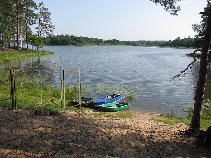 File:On the lake - panoramio (1).jpg