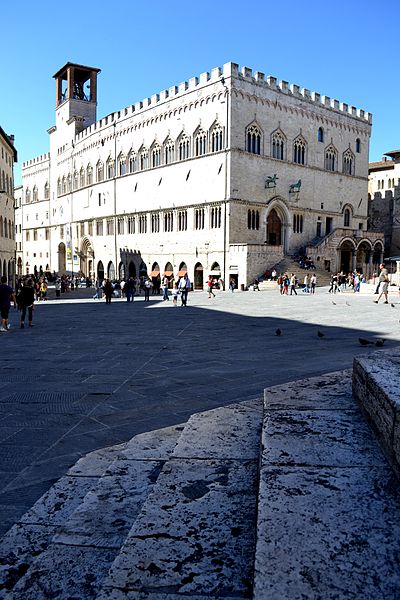 File:Palazzo dei Priori, Perugia.JPG