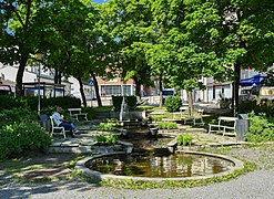 Panparken, krysset Hunnsvegen / Jernbanegata i bakgrunnen.