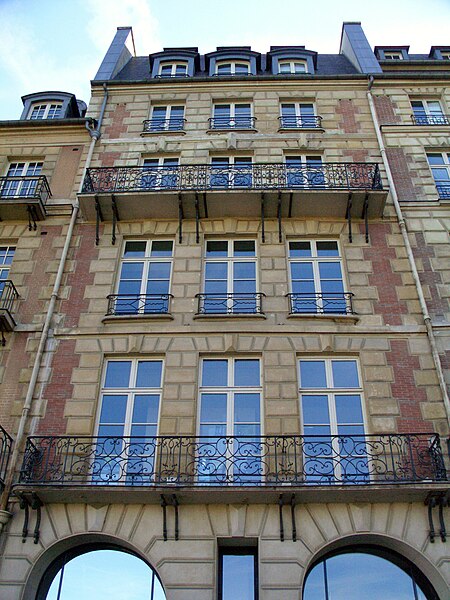 File:Paris 21 quai de l'Horloge.JPG