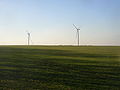 Celkový pohled na větrnou elektrárnu od východu