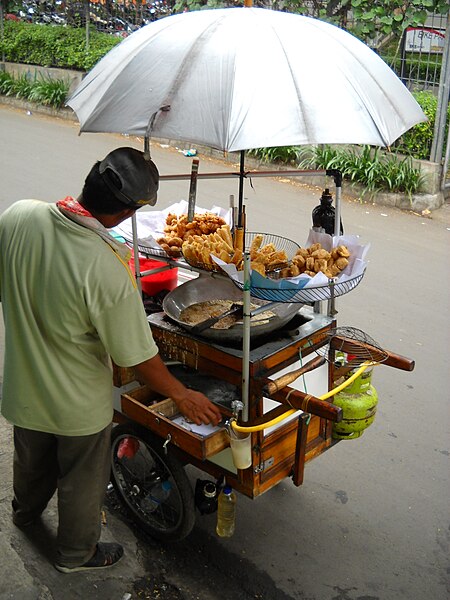 File:Penjual Gorengan.jpg