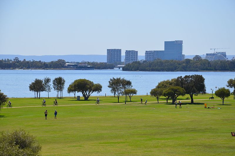 File:Perth Water and south perth foreshore.jpg