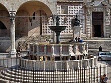 Fontana Maggiore de Perugia, de finales de los años 1270.