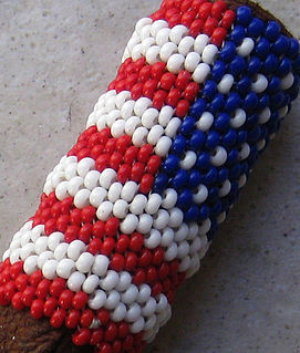 Peyote stitch off-loom bead weaving technique