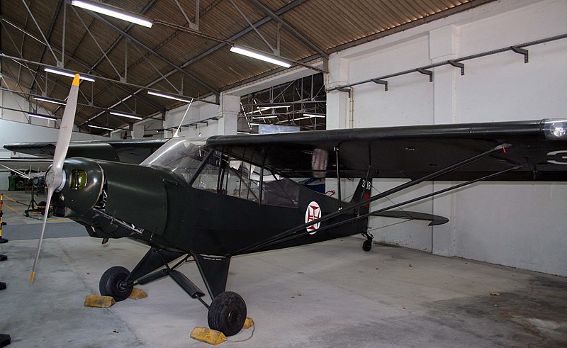 File:Piper PA-18.JPG
