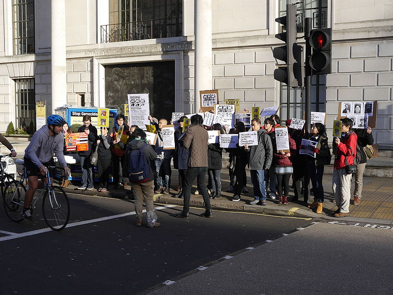 File:Protest outside the Chinese embassy, London 2016-01-10 22.jpg