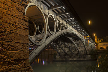 Puente de Triana de noche