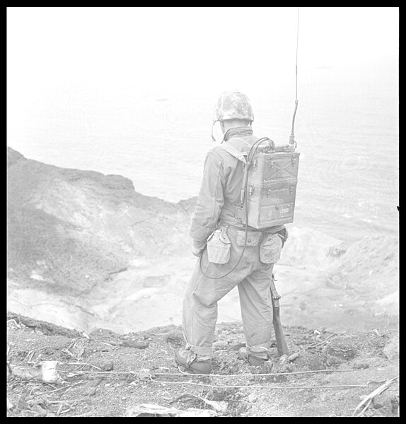 File:Raymond Jacobs Atop Mt. Suribachi, February 1945.jpg